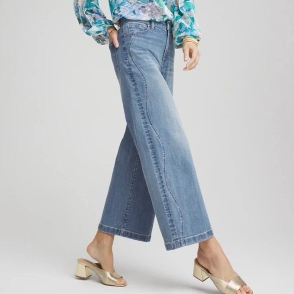 Chicos Sz 10 So Slimming Scalloped Seam Wide Leg Crop Jeans EUC Comfort Stretch